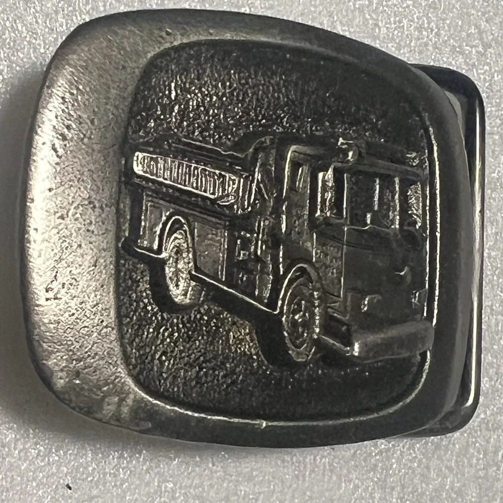 Vintage MM United Chicago Fire Truck Belt Buckle Solid Metal USA 1983 D1341